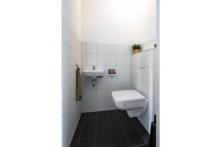 Hoekwoning te koop: Van de Weerdstraat 2, Wageningen