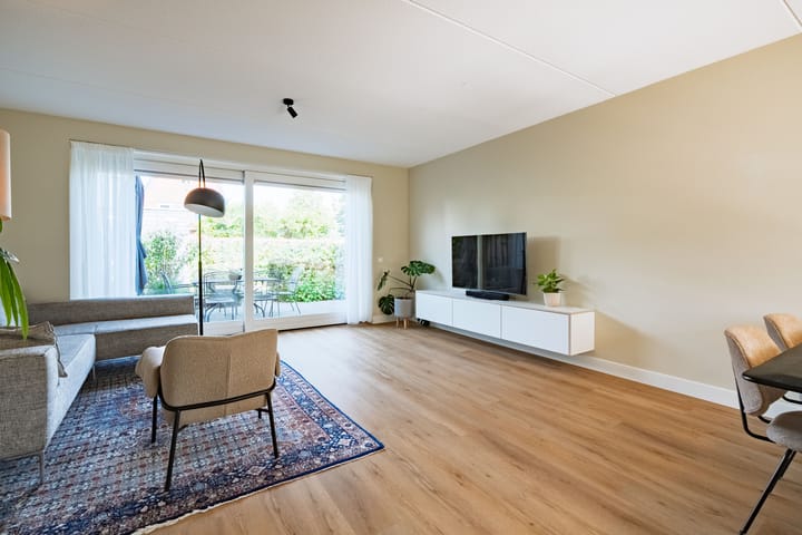 Hoekwoning te koop: Van de Weerdstraat 2, Wageningen