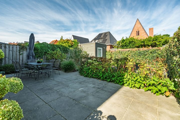 Hoekwoning te koop: Van de Weerdstraat 2, Wageningen
