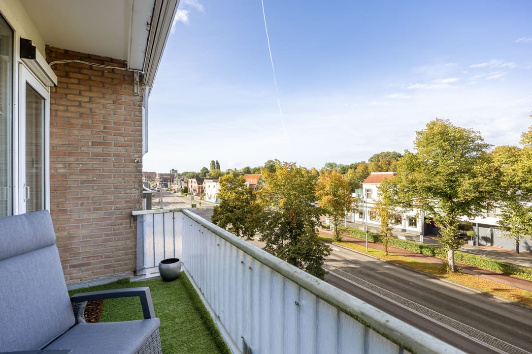 Photo 32 of Kerkstraat 147