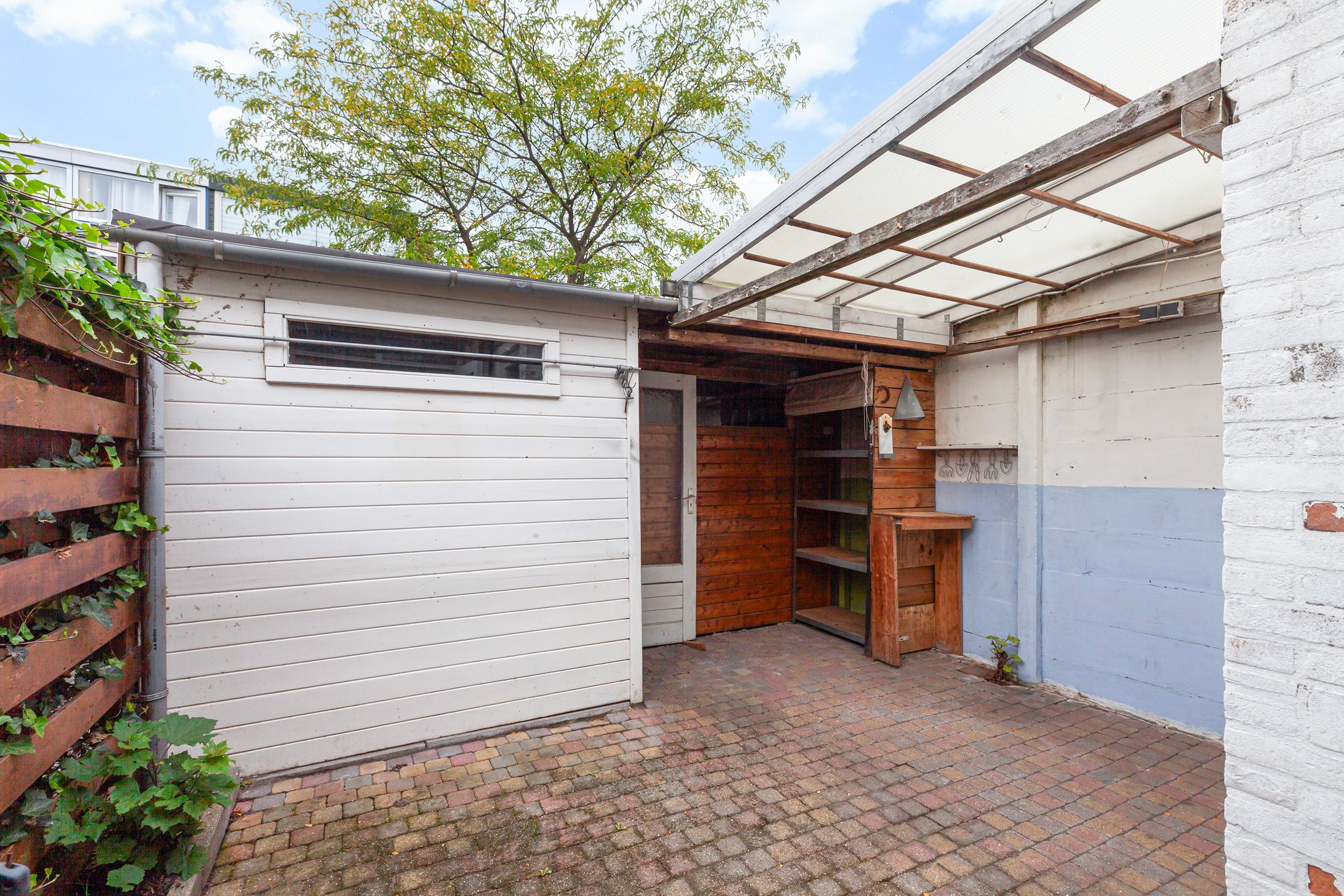 Photo 15 of Leliestraat 14