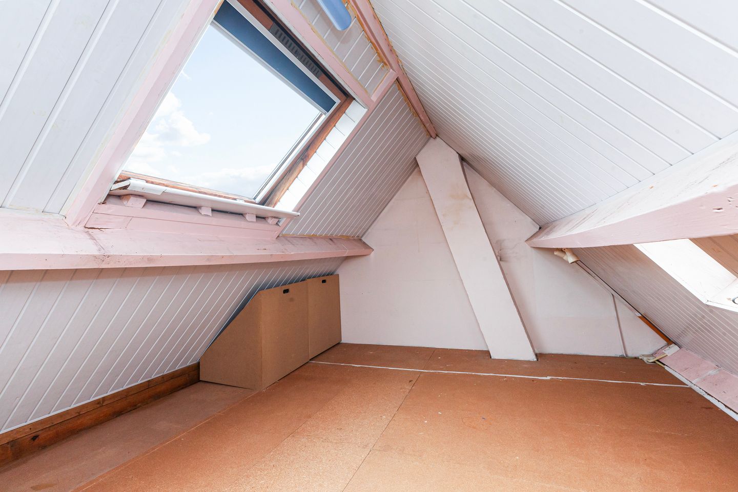 Photo 35 of Leliestraat 14