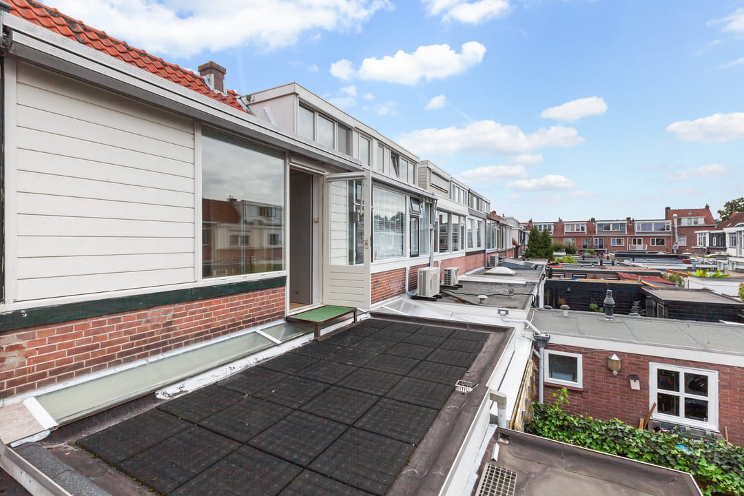 Photo 32 of Leliestraat 14