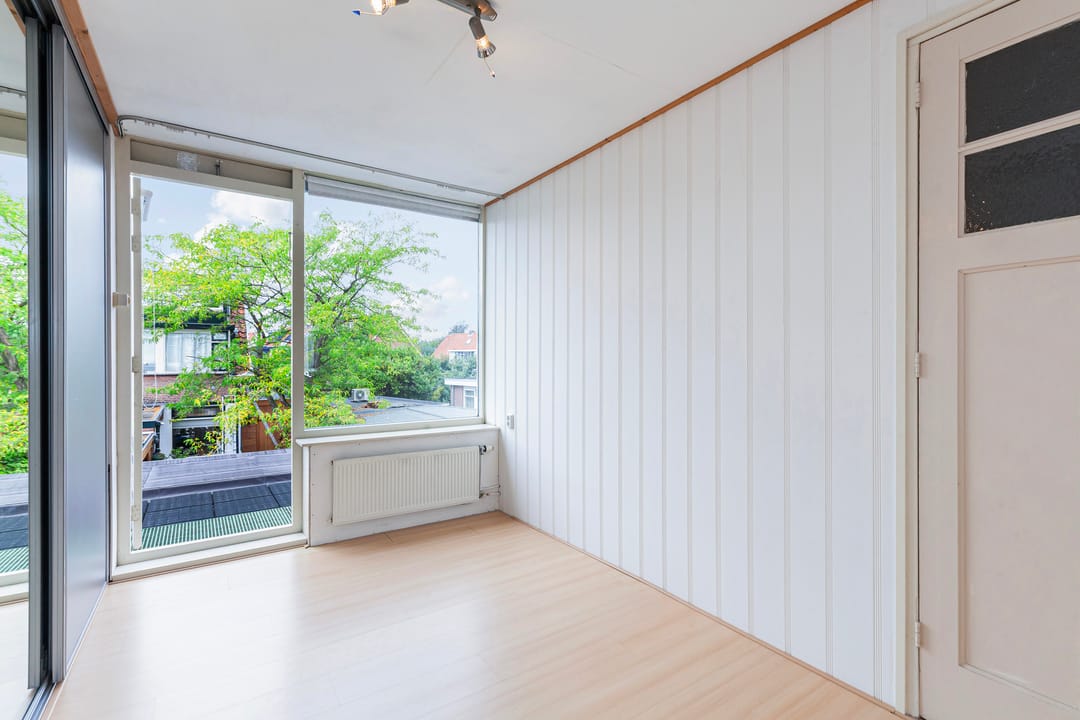 Photo 23 of Leliestraat 14
