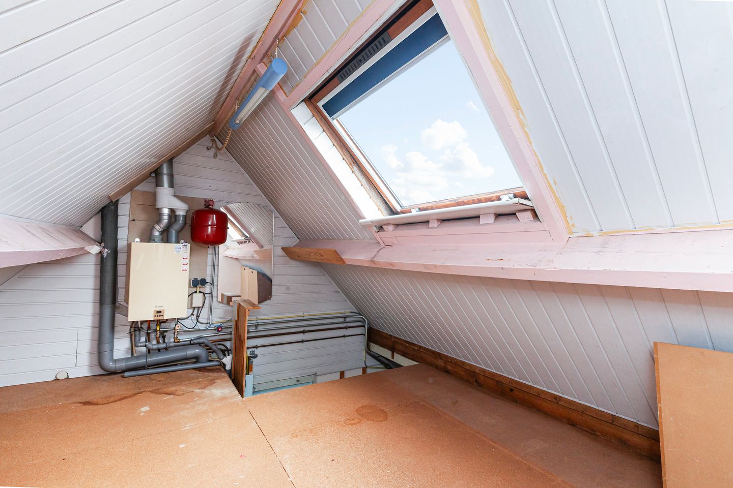 Photo 34 of Leliestraat 14