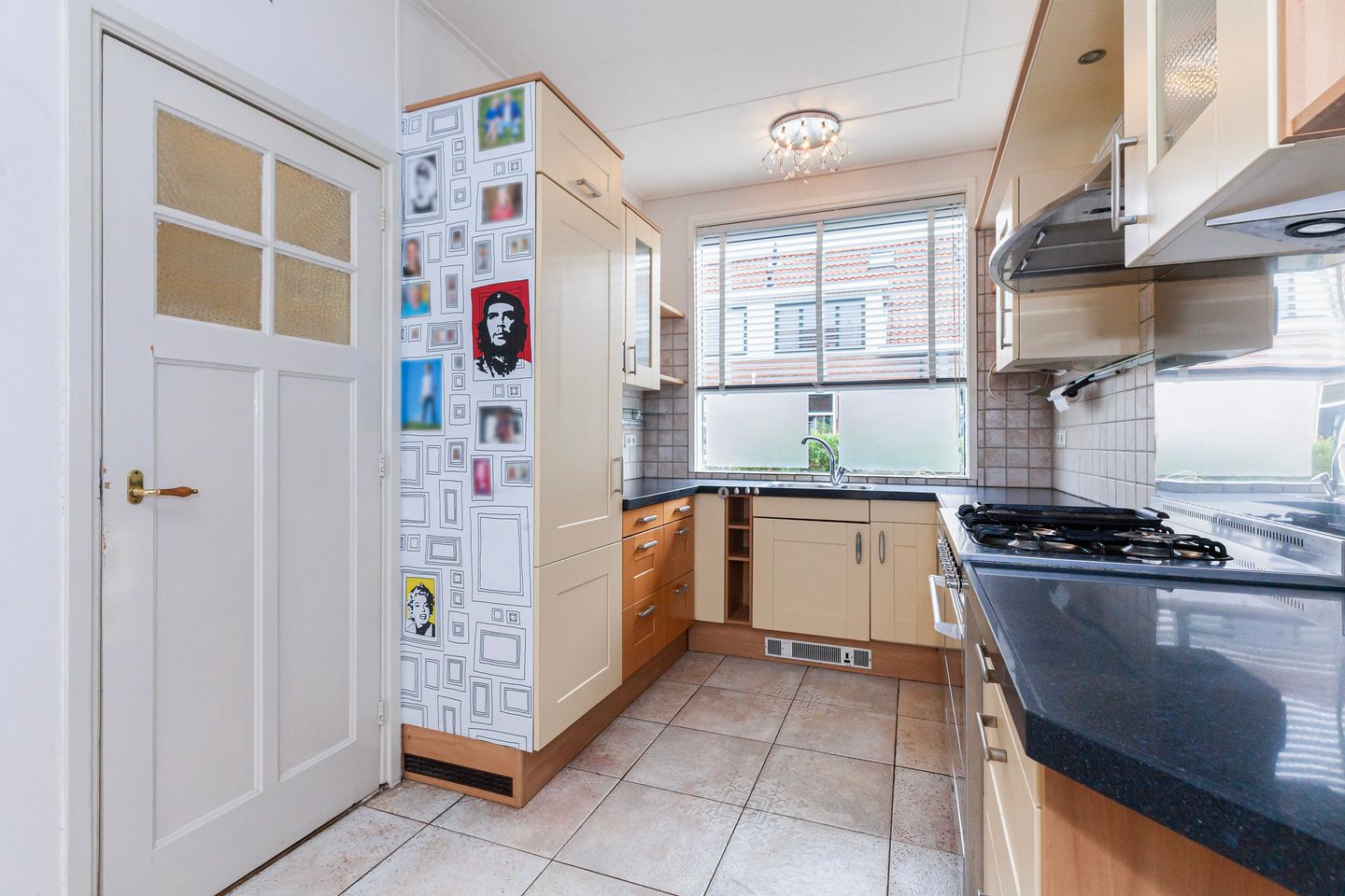 Photo 14 of Leliestraat 14
