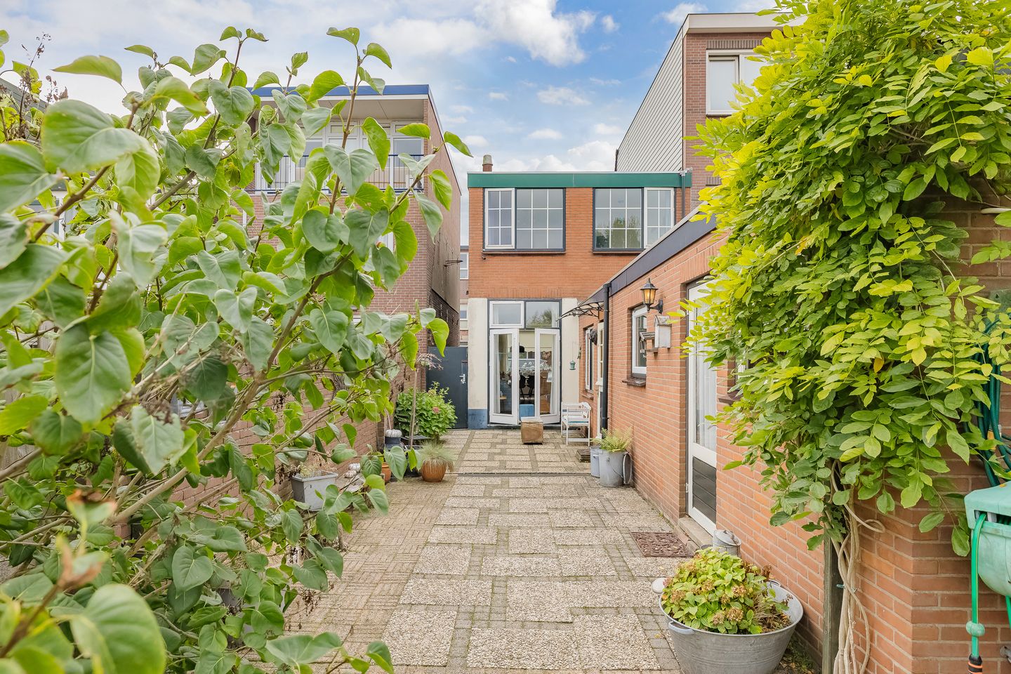 Photo 35 of Willebrordstraat 11