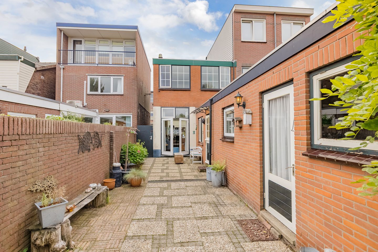 Photo 34 of Willebrordstraat 11
