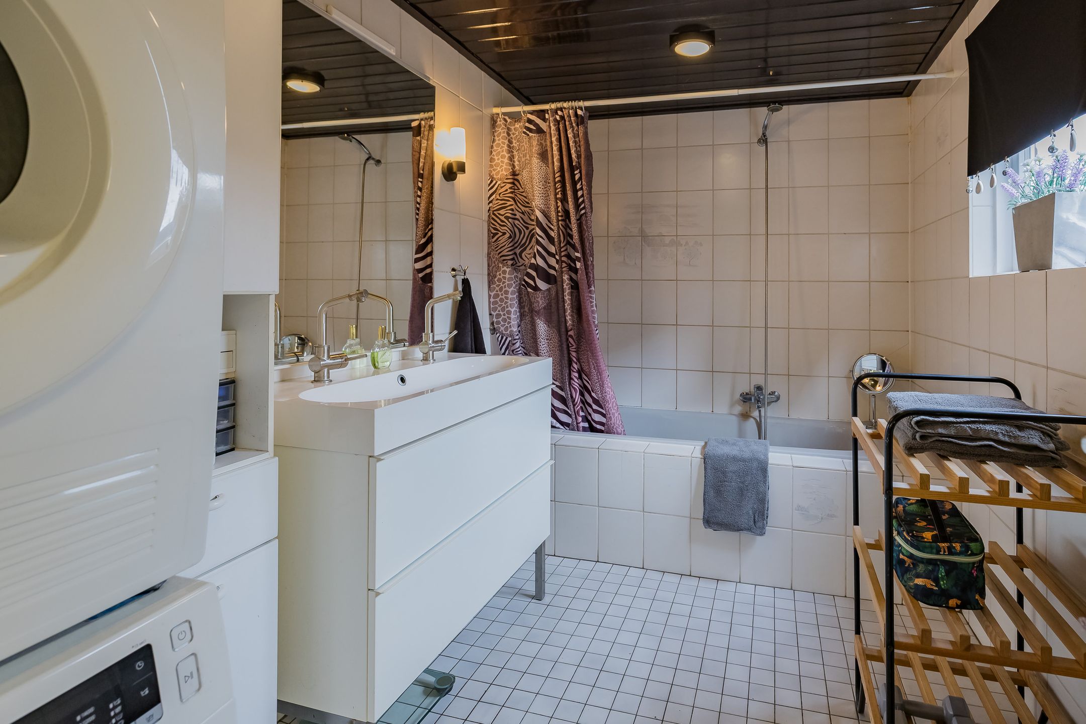 Photo 18 of Willebrordstraat 11