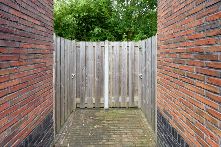Twee-onder-één-kap te koop: Loevenich 6, Leuvenheim