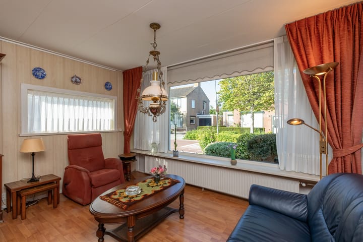 Foto 4 van Burgemeester Adelaarstraat 9