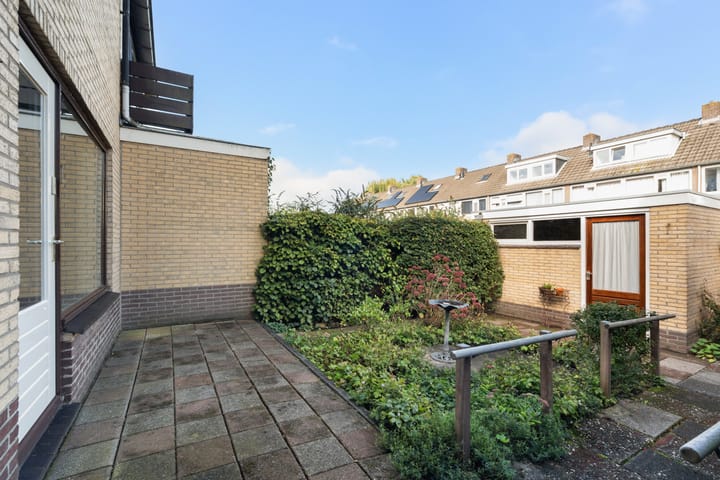 Tussenwoning te koop: Goudenregensingel 19, Pijnacker