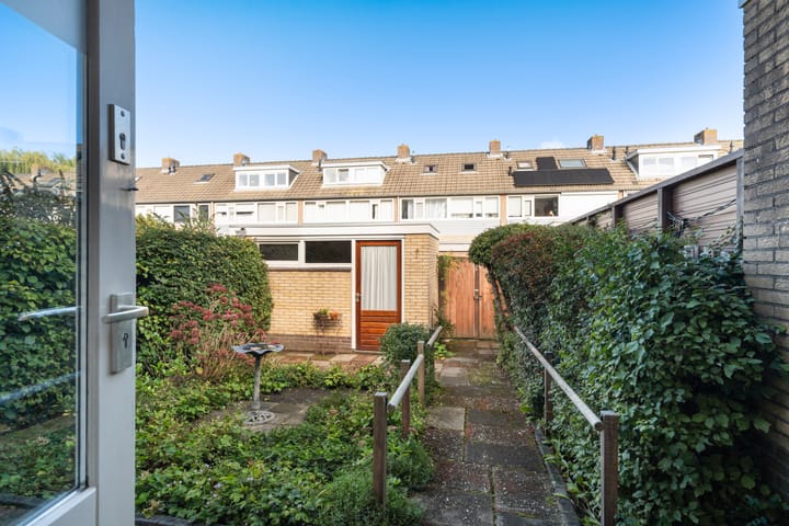 Tussenwoning te koop: Goudenregensingel 19, Pijnacker