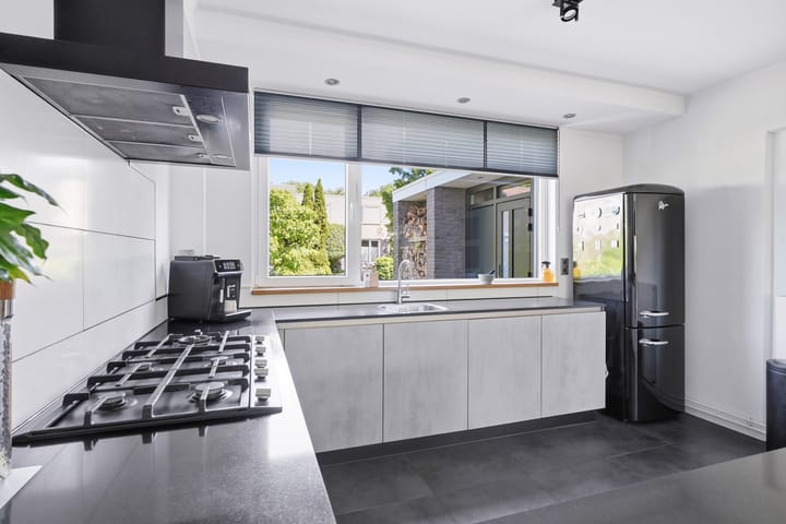 Tussenwoning te koop: Van Kleffenslaan 68, Middelburg