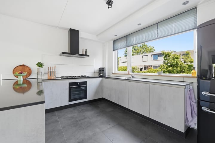 Tussenwoning te koop: Van Kleffenslaan 68, Middelburg