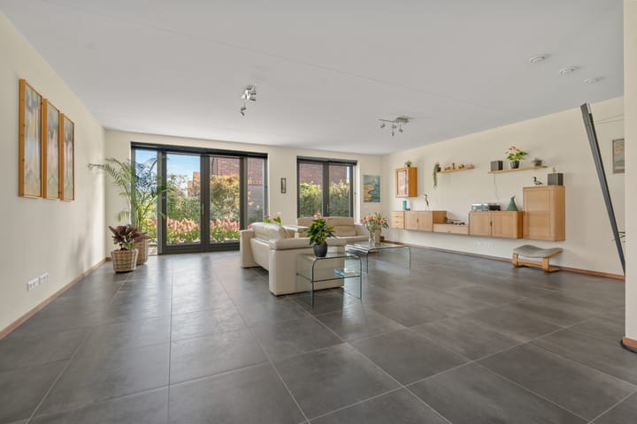 Hoekwoning te koop: Notenhout 47, Waddinxveen