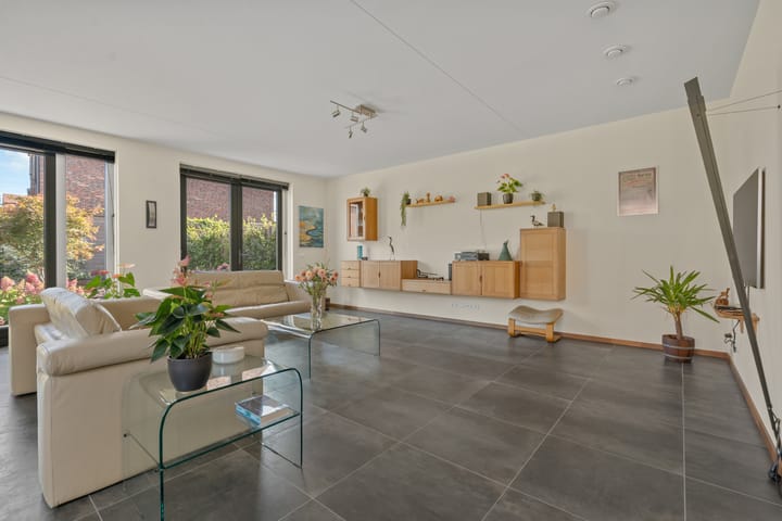 Hoekwoning te koop: Notenhout 47, Waddinxveen