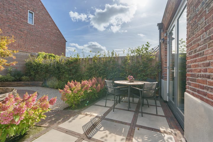 Hoekwoning te koop: Notenhout 47, Waddinxveen