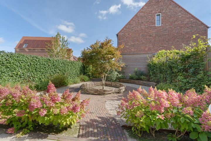 Hoekwoning te koop: Notenhout 47, Waddinxveen