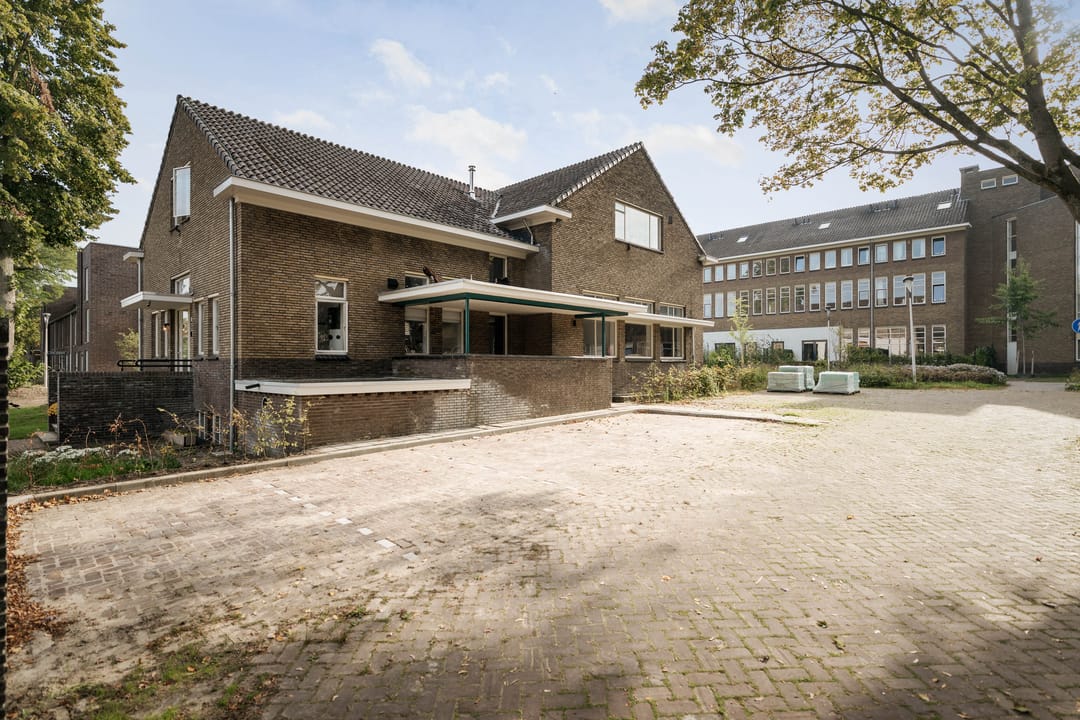Photo 47 of Van Calcarstraat 4