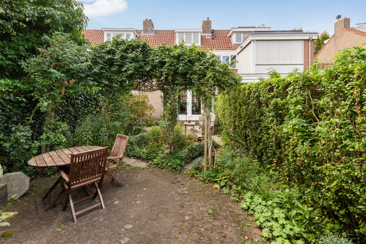 Tussenwoning te koop: Burgemeester Le Fèvre de Montignylaan 147, Rotterdam