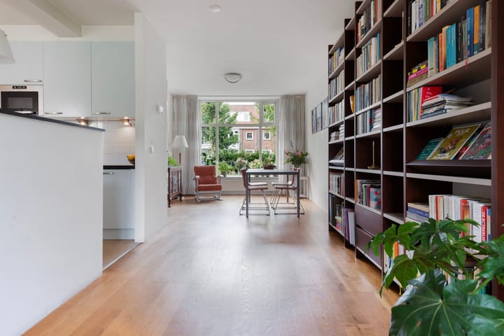 Tussenwoning te koop: Burgemeester Le Fèvre de Montignylaan 147, Rotterdam