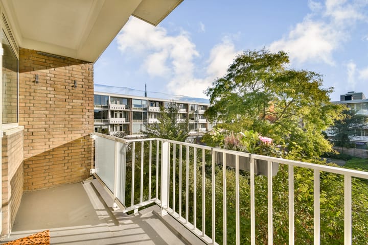 Appartement te koop: Oldengaarde 151, Amsterdam