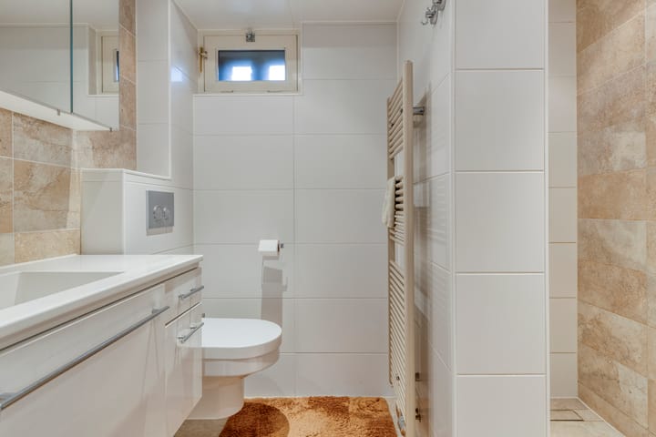 Tussenwoning te koop: Sperwer 10, Bunschoten-Spakenburg
