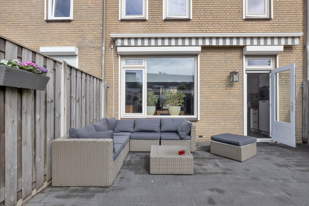 Photo 38 of Roerdomp 50