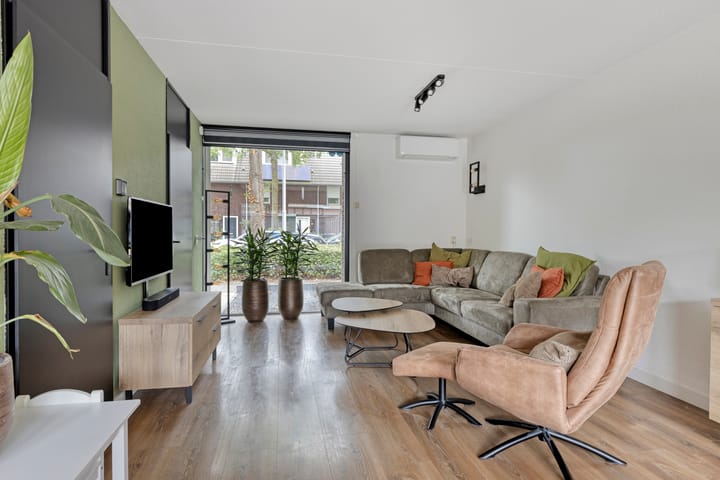 Tussenwoning te koop: Roodeschoolstraat 22, Tilburg