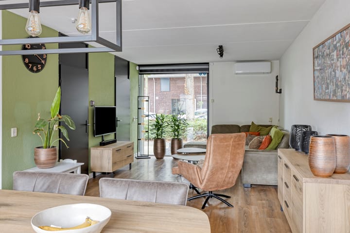Tussenwoning te koop: Roodeschoolstraat 22, Tilburg