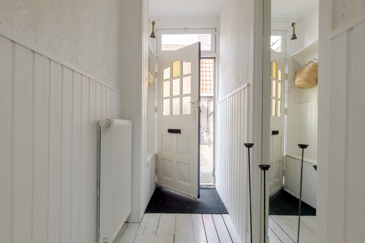 Tussenwoning te koop: Barend Schuurmanstraat 8, Meppel