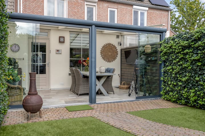 Tussenwoning te koop: Spaaihoefweg 64, Eindhoven