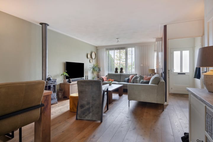 Tussenwoning te koop: Spaaihoefweg 64, Eindhoven