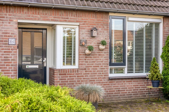 Tussenwoning te koop: Spaaihoefweg 64, Eindhoven