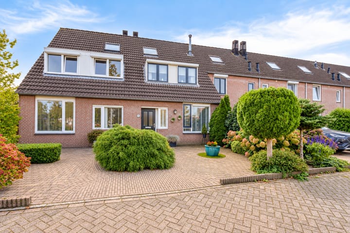 Tussenwoning te koop: Spaaihoefweg 64, Eindhoven