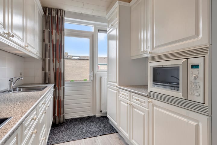Tussenwoning te koop: Henry Dunantstraat 14, Wolphaartsdijk