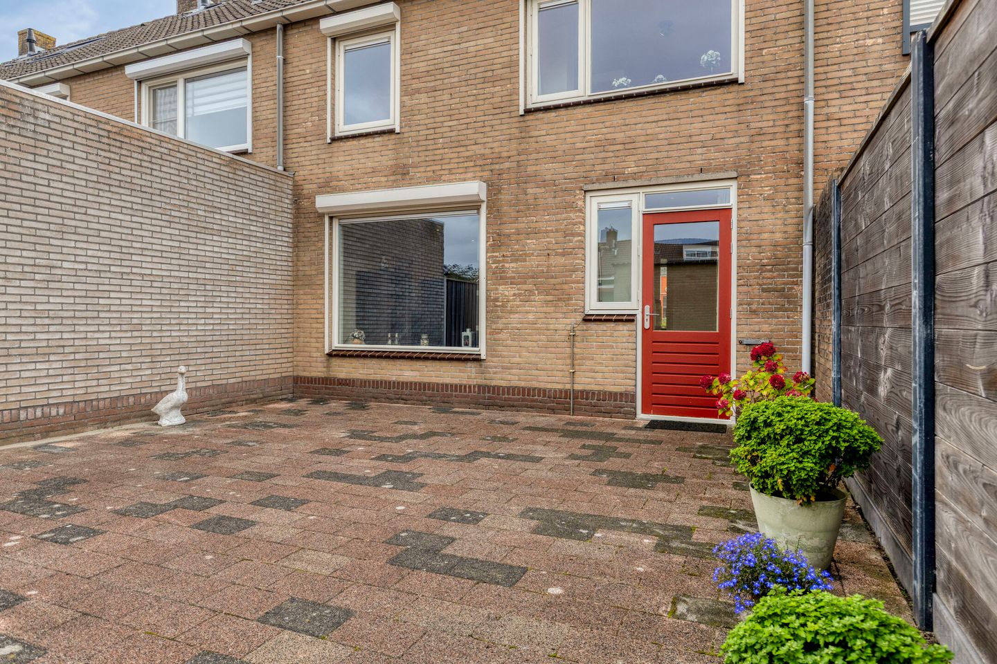 Photo 35 of Henry Dunantstraat 14