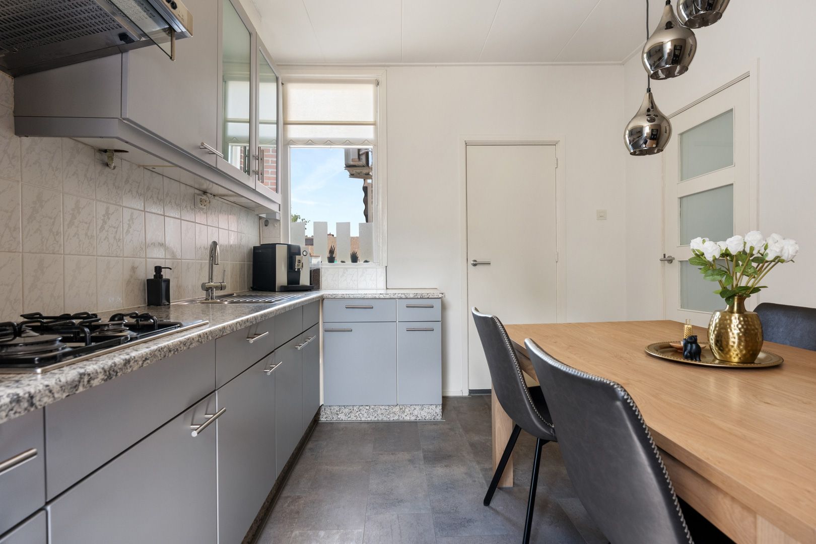 Photo 12 of van Delftstraat 52