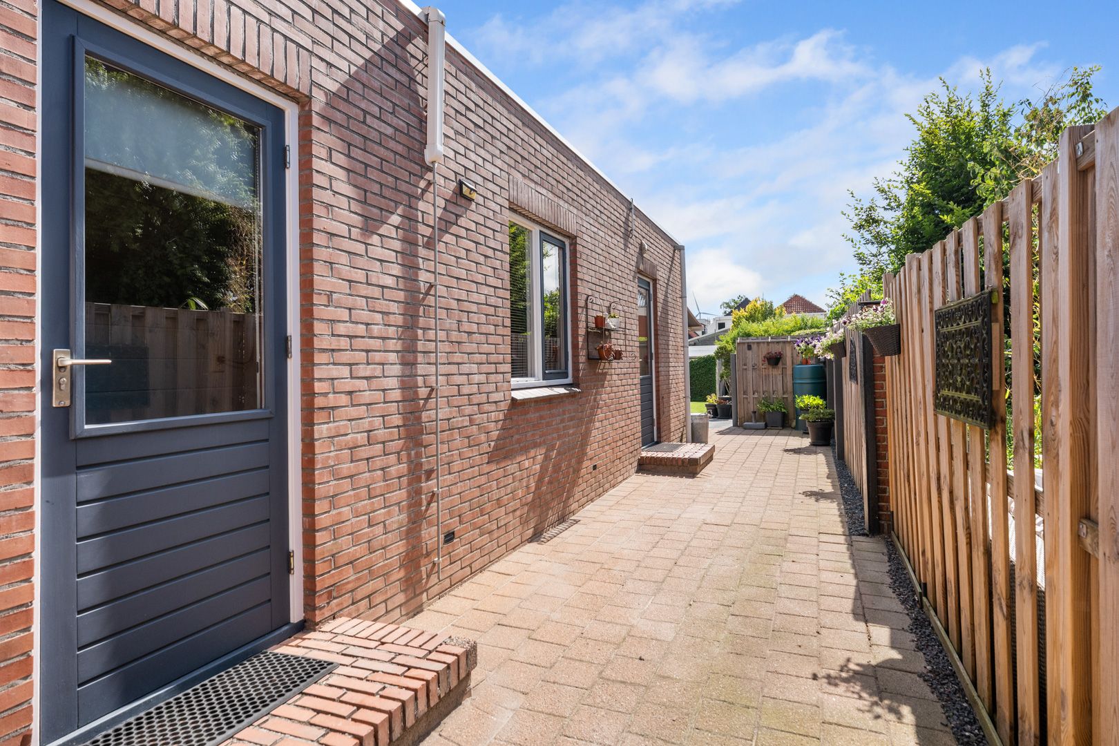 Photo 24 of van Delftstraat 52