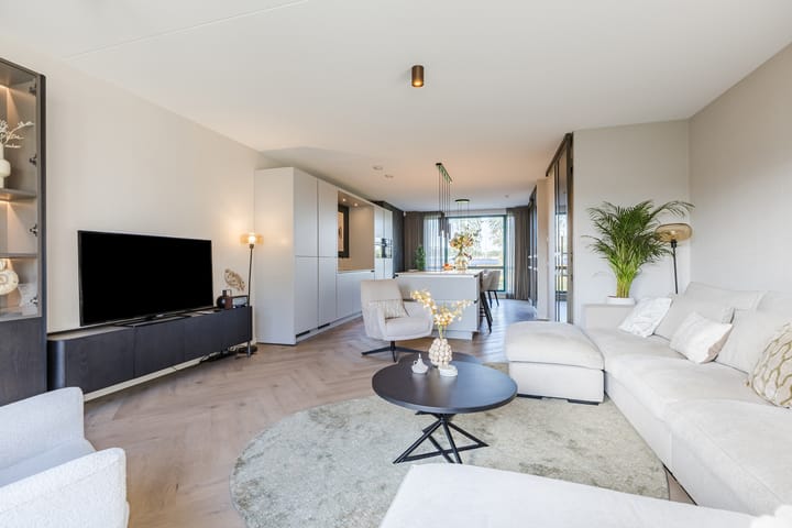 Tussenwoning te koop: Lange Waag 65, Breda