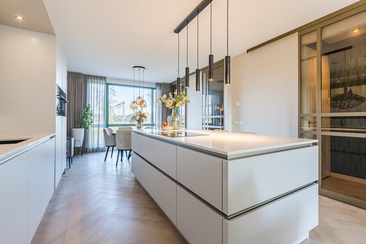 Tussenwoning te koop: Lange Waag 65, Breda