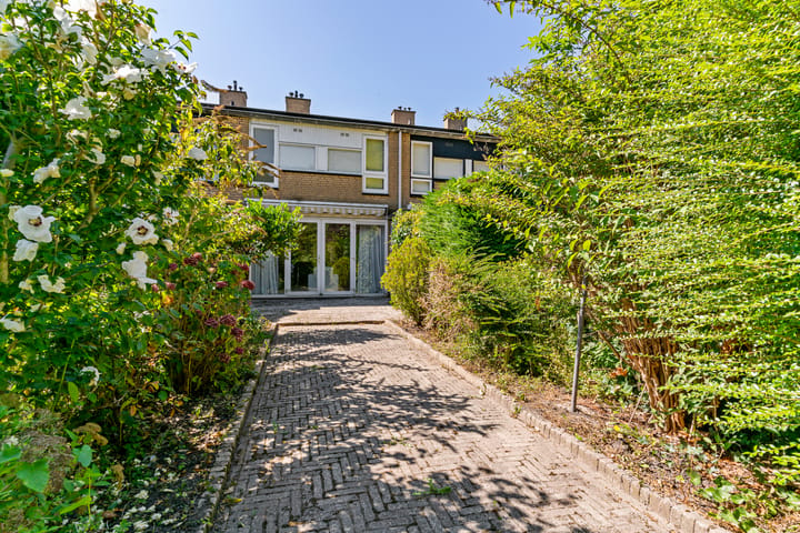 Tussenwoning te koop: Fakkelgras 6, Leiden