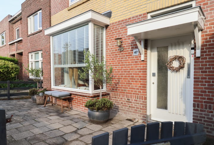 Twee-onder-één-kap te koop: Willem Lodewijkstraat 47, Sneek