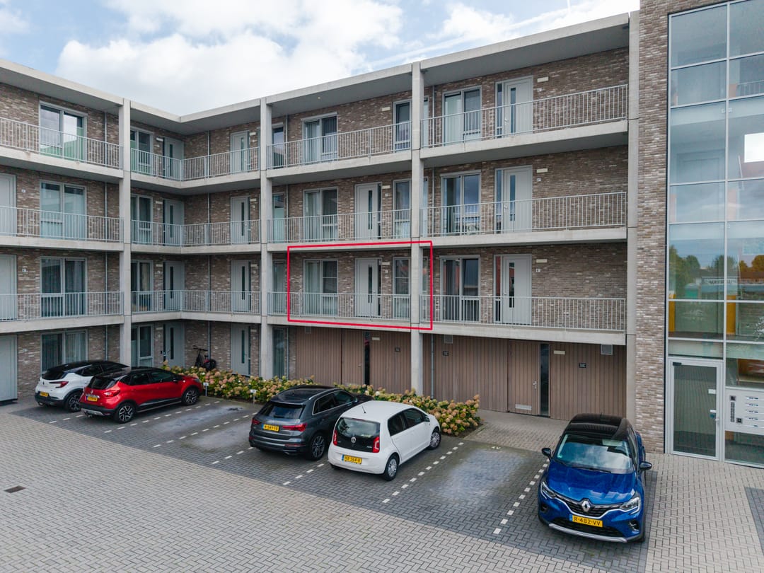 Photo 8 of Beyerinckstraat 4-E