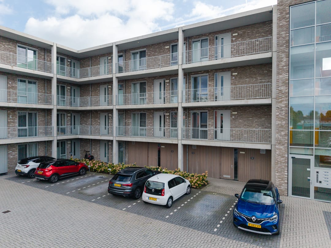 Photo 41 of Beyerinckstraat 4-E