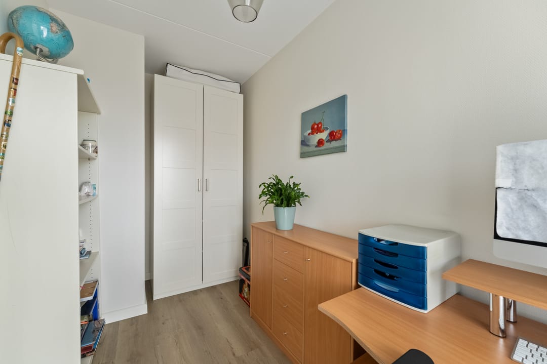 Photo 31 of Beyerinckstraat 4-E