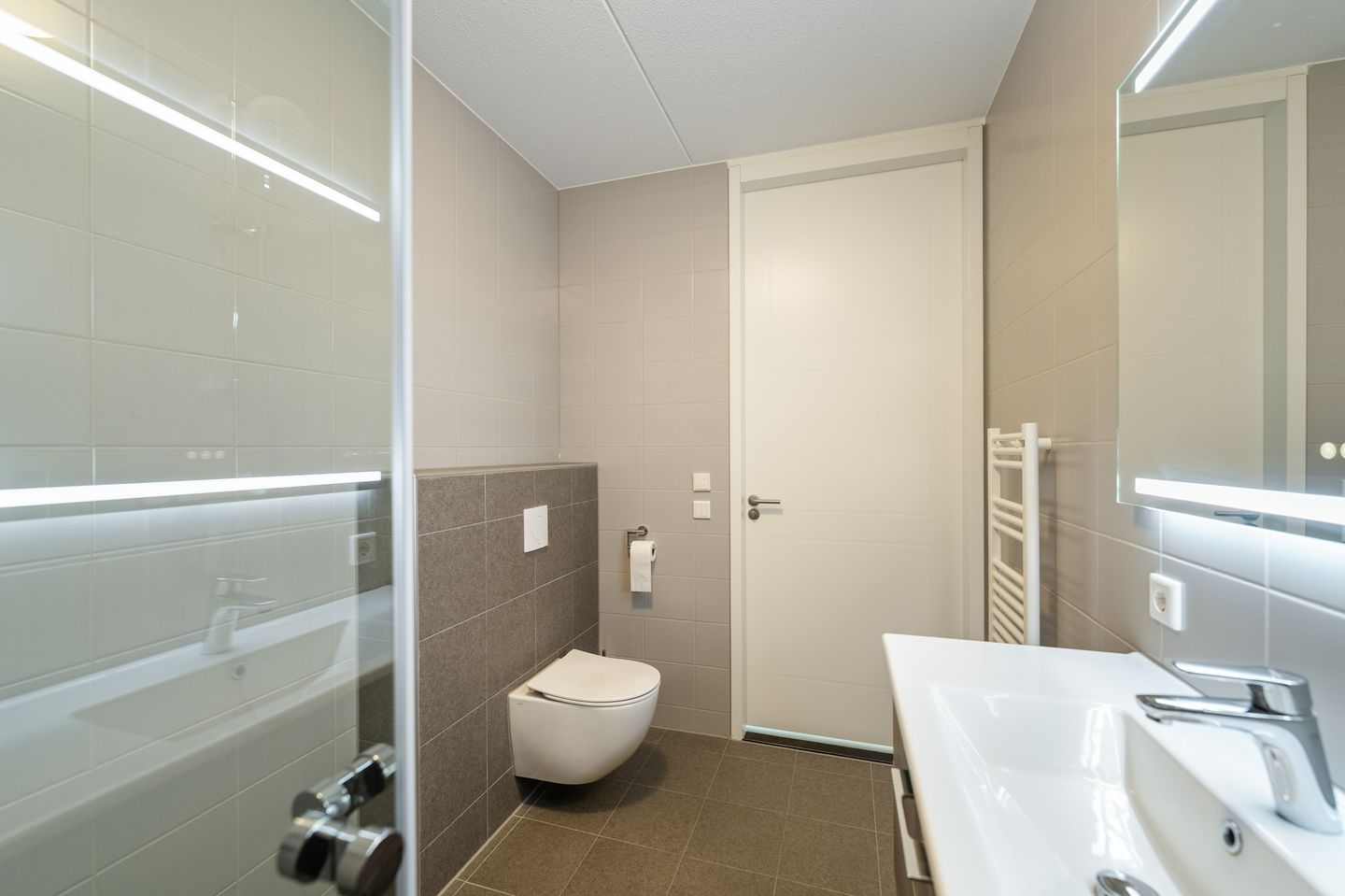 Photo 25 of Beyerinckstraat 4-E