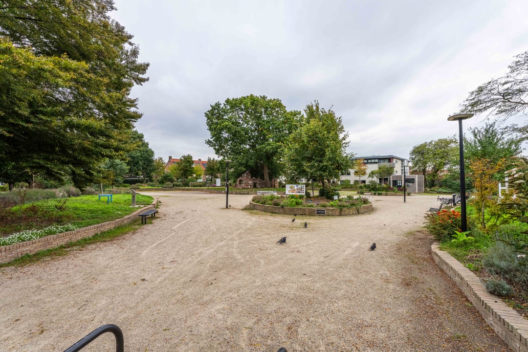 Photo 38 of Prins Bernhardstraat 32