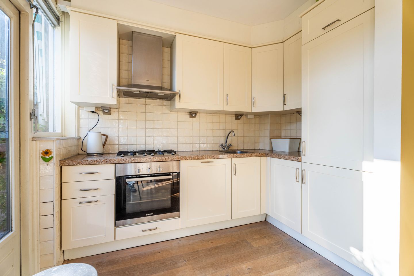 Photo 10 of Prins Bernhardstraat 32